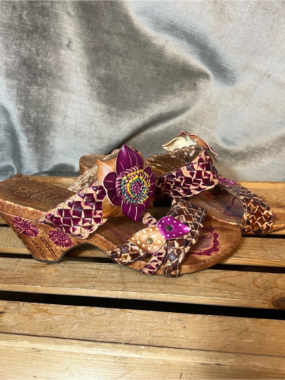 Elite By Corky’s Women's Fuscia Floral Slide Heeled Leather Sandals. Size 10